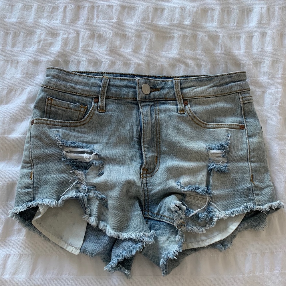 Tillys jean shorts size 0